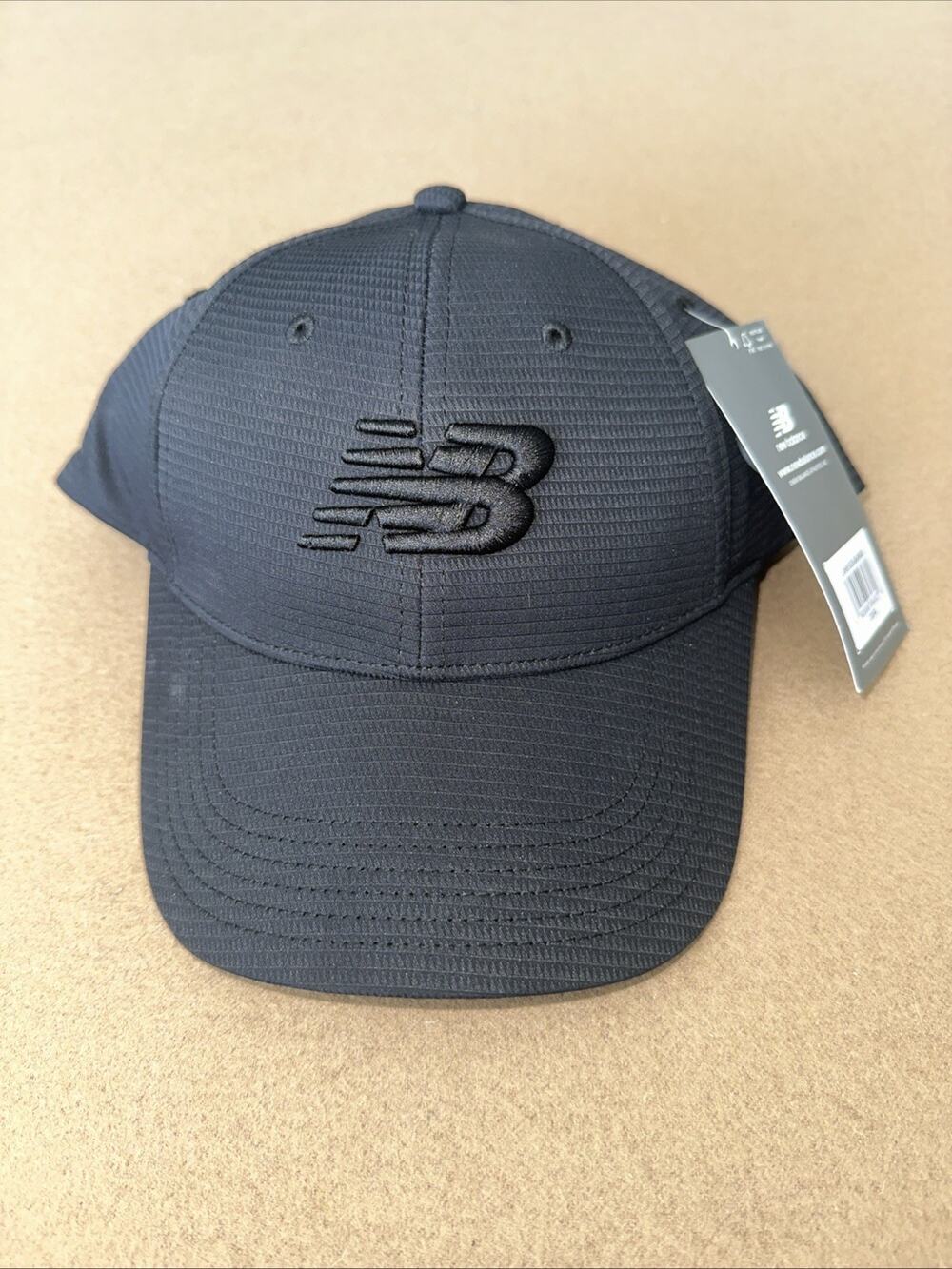 New Balance men's classic structured hat 3D embroidered logo Mono Black